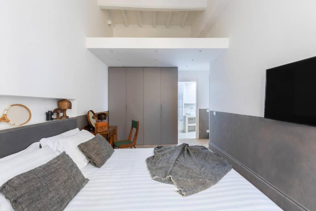 Casa Luce, A Burghesius Apartamento